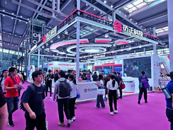 广禾配资 UASE 2025观察：不只是大疆无人机，低空经济也已起飞