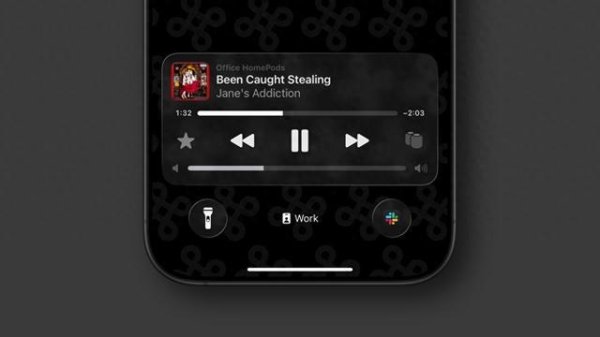 恒瑞易配 传苹果开发出特殊的iPhone 17 Pro颜色 搭配iOS 26的Liquid Glass